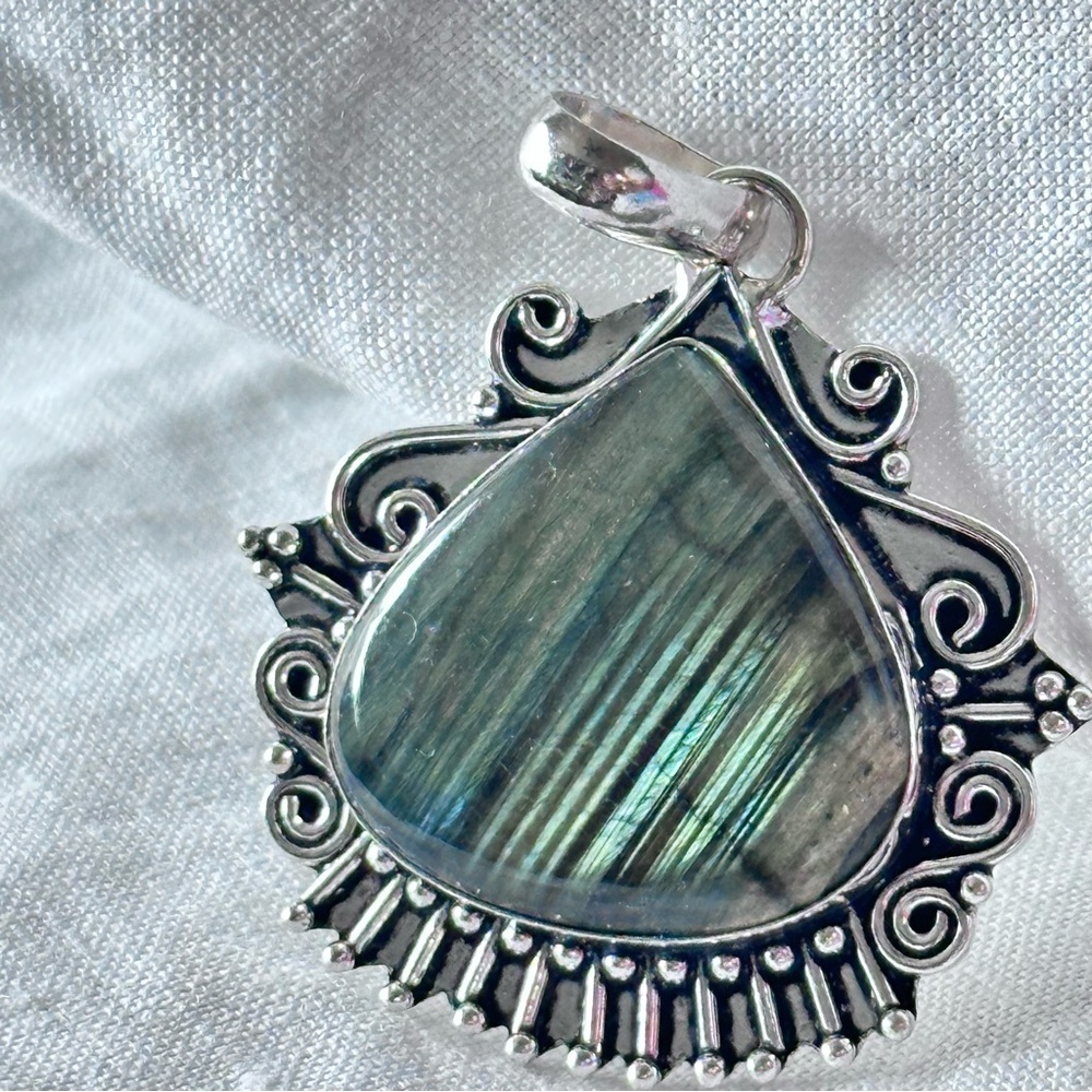 Handcrafted Artisan jewelry Pendant Necklace - Iridescent Blue-Green Labradorite